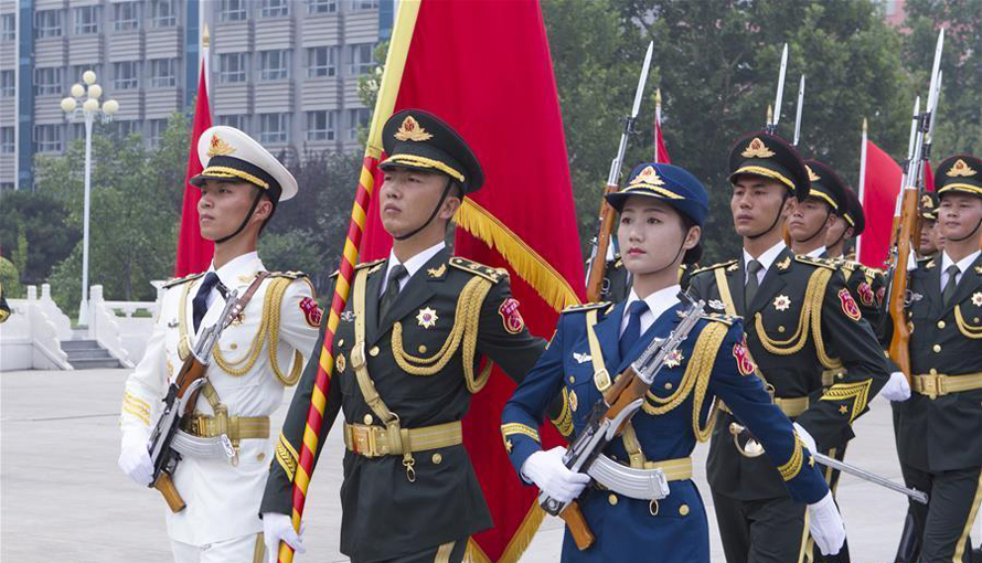 中国人民解放军陆海空三军仪仗队新式制服组图
